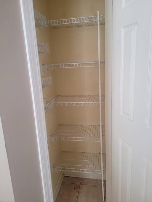 Holiday home Sleeps 8 *