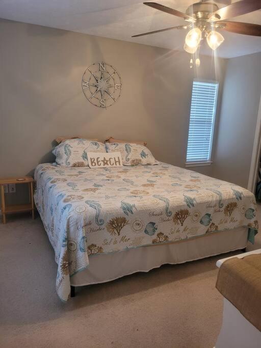 Holiday home Sleeps 8 *